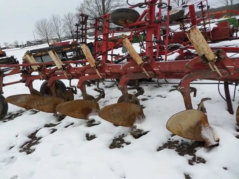 Main image for Used International Harvester 720 Plow