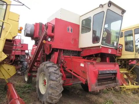 Main image for Used International Harvester 715 Combine