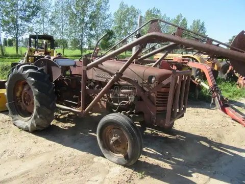 Main image for Used 1955 International Harvester 300 Tractor