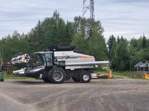 Main image for Used 2008 Gleaner R75 Combine