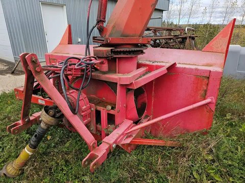 Main image for Used Pronovost P-1040TRC Snow Blower