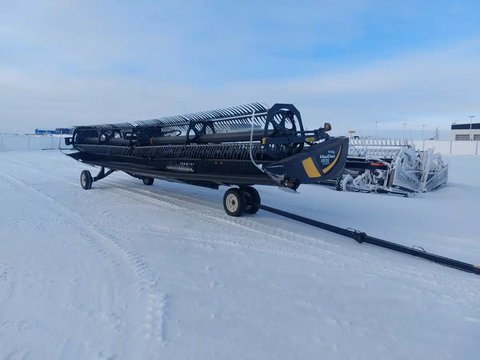 Main image for 2018 MacDon FD135 Header Combine