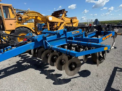 Main image for Used 2000 Case IH ECOLO TIGER 527B Disc Ripper