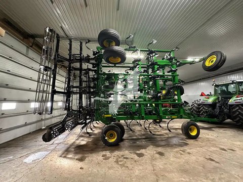 Main image for 2015 John Deere 2210 Cultivator