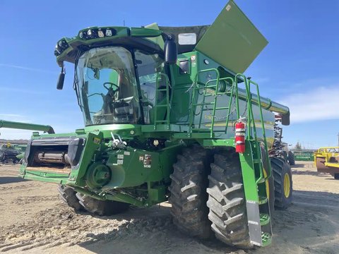 Main image for Used 2022 John Deere S780 Combine