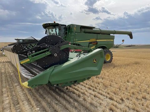 Main image for Used 2018 John Deere S780 Combine