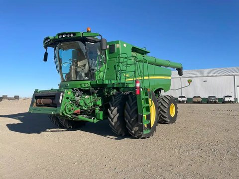 Main image for Used 2015 John Deere S680 Combine