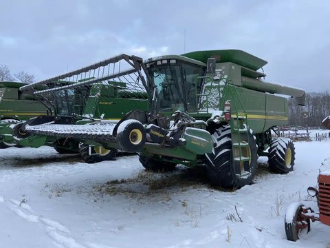Main image for Used 2005 John Deere 9860 STS Combine