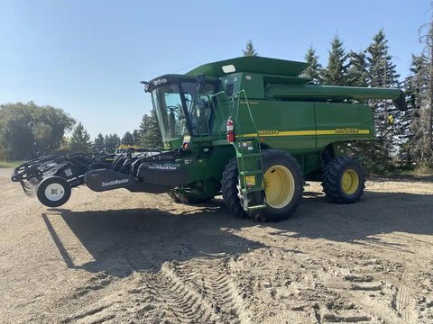 Main image for Used 2006 John Deere 9860 STS Combine