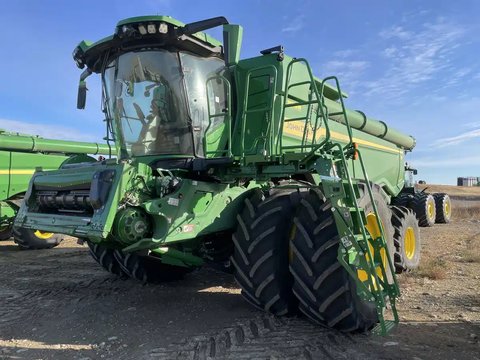 Main image for Used 2023 John Deere X9 1000 Combine