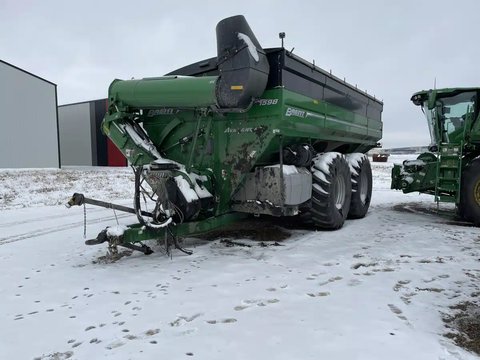 Main image for Used 2024 Brent 1598 RH Green Grain Cart