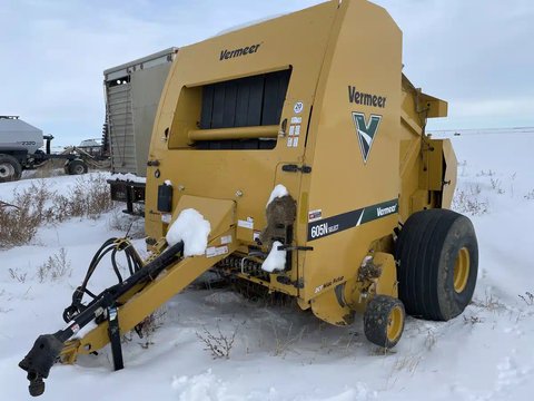 Main image for Used 2022 Vermeer 605N Round Baler