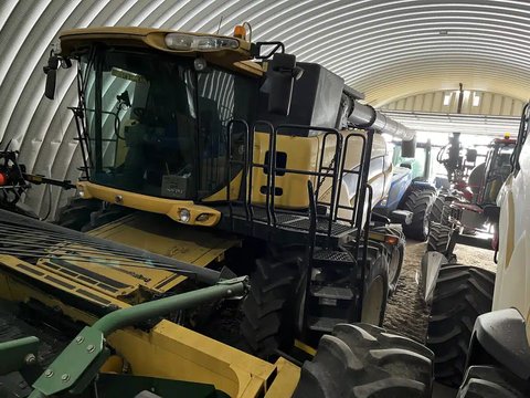 Main image for Used 2012 New Holland CR8090 Combine