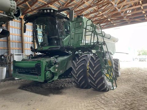 Main image for Used 2023 John Deere X9 1100 Combine
