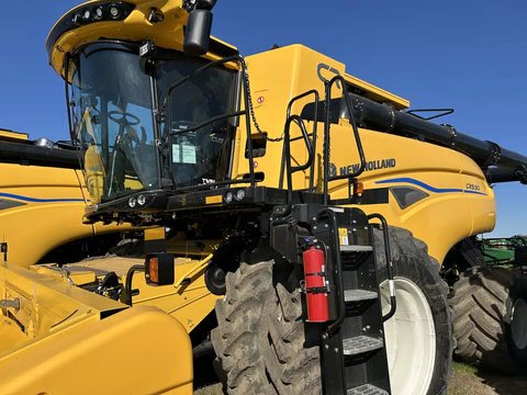 Main image for Used 2025 New Holland CR9.90 Combine