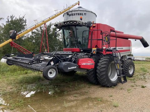 Main image for Used 2011 Massey Ferguson 9795 Combine