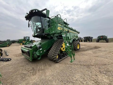Main image for Used 2022 John Deere X9 1100 Combine