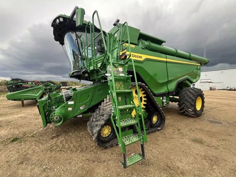 Main image for Used 2024 John Deere X9 1100 Combine
