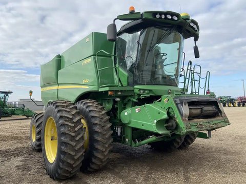 Main image for Used 2014 John Deere S680 Combine