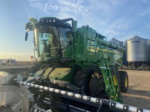 Main image for Used 2022 John Deere X9 1100 Combine