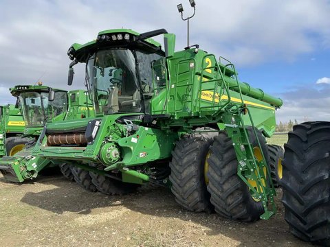 Main image for Used 2023 John Deere X9 1000 Combine
