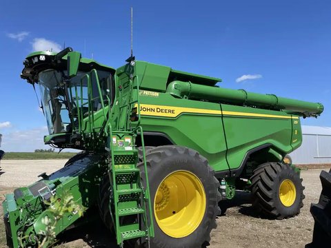 Main image for Used 2024 John Deere X9 1100 Combine