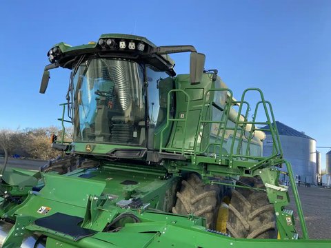 Main image for Used 2023 John Deere X9 1000 Combine