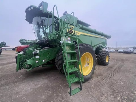 Main image for Used 2024 John Deere X9 1100 Combine