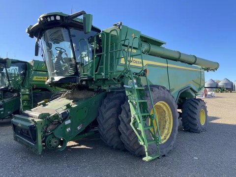Main image for 2023 John Deere X9 1000 Combine
