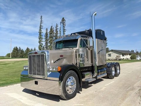 Main image for Used 2002 Peterbilt 379 Semi-Truck