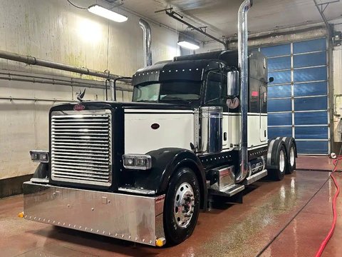 Main image for Used 2008 Peterbilt 389 Semi-Truck