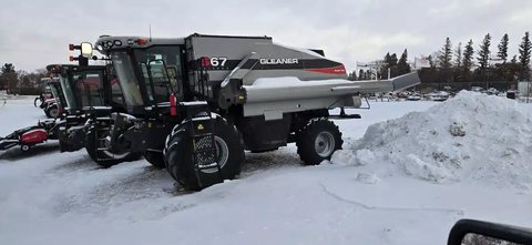 Main image for Used 2013 Gleaner S67 Combine