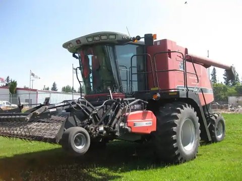 Main image for Used 2004 Massey Ferguson 9790 Combine