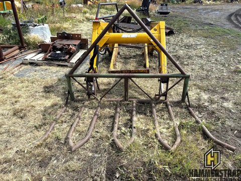 Main image for Used Unspecified Square Bale Stook Mover Tractor Fork Attachment Fork
