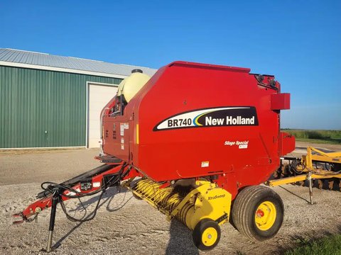 Main image for Used New Holland BR740 Round Baler