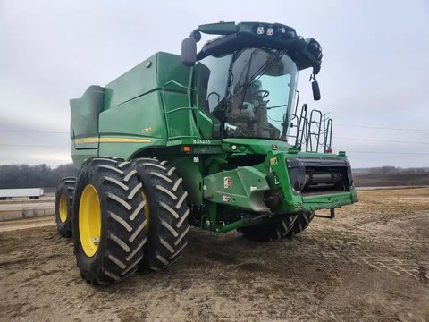 Main image for Used 2023 John Deere S780 Combine