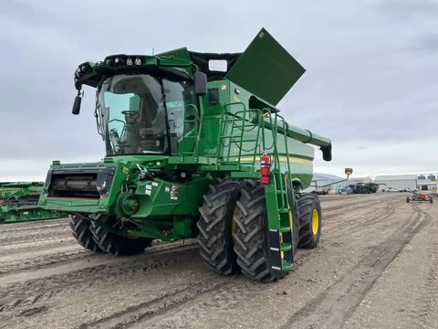 Main image for Used 2023 John Deere S780 Combine