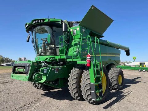 Main image for Used 2023 John Deere S770 Combine