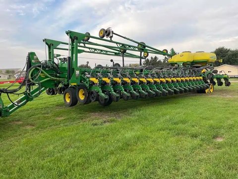 Main image for Used 2012 John Deere DB88 Planter