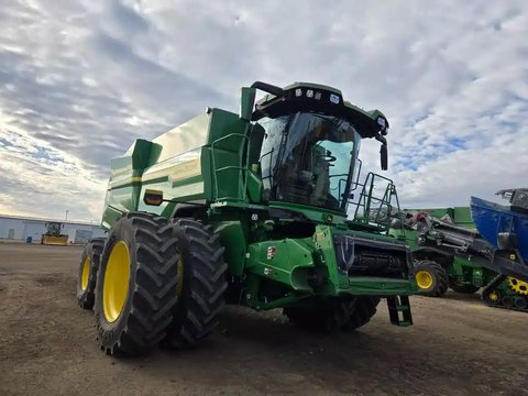 Main image for Used 2025 John Deere S7 800 Combine