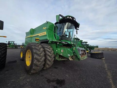 Main image for Used 2025 John Deere S7 800 Combine