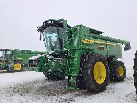 Main image for Used 2025 John Deere S7 800 Combine