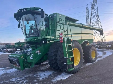 Main image for 2024 John Deere S780 Combine