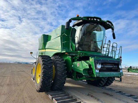 Main image for 2019 John Deere S770 Combine