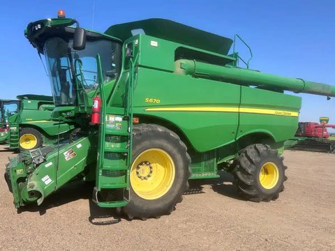 Main image for Used 2012 John Deere S670 Combine