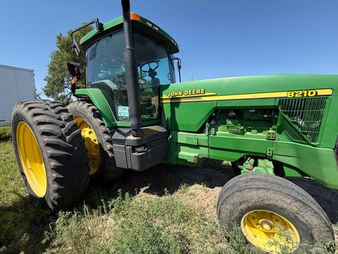 Main image for Used 2000 John Deere 8210 Tractor