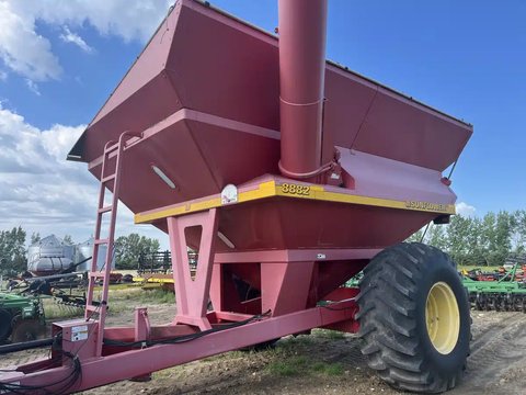 Main image for Used 2005 Sunflower 8882 Grain Cart