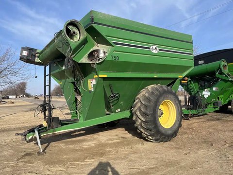 Main image for Used 2002 J&M 750 Grain Cart