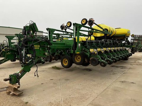 Main image for Used 2011 John Deere DB60 Planter