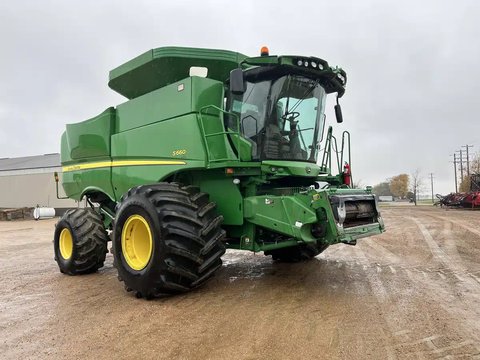 Main image for Used 2013 John Deere S660 Combine